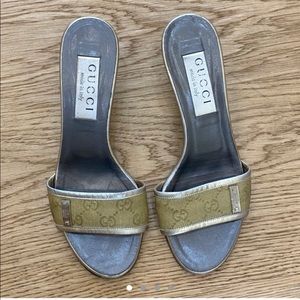 90’s GUCCI KITTEN HEELS